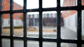 Mann holt sich Haftbefehl persönlich ab