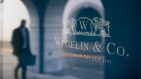 Mehr als 100 Schweizer Banken zeigen sich selbst an