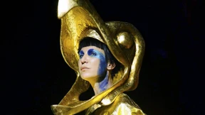 Hinter dem Vorhang wird gejubelt