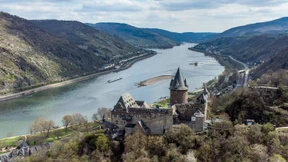 Mit Hoffnungen überfrachtet