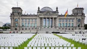 Ein Stuhl für jeden Geflüchteten in Moria