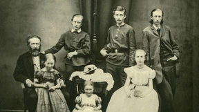 Es schaut dich fremd und furchtbar an 