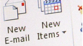 Viele Angestellte sind sauer über E-Mail-Schwemme