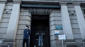 Bankaktien gewinnen, Immobilienaktien verlieren