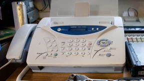 Unternehmen nutzen lieber Faxgeräte als soziale Netzwerke