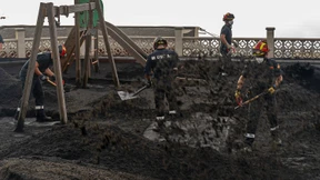 Mit dem Bagger gegen Lavagestein auf La Palma