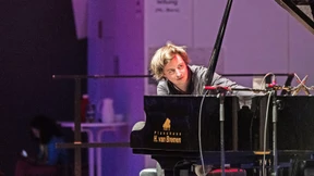 Zwei Flügel brennen