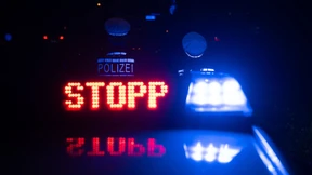 16-Jähriger flieht mit Tempo 170 vor Polizei
