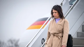 Baerbock muss Reise nach Australien vorerst abbrechen