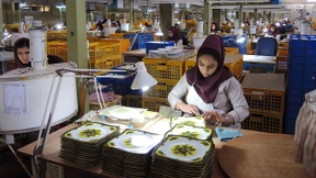 Iran zahlt alte Schulden zurück