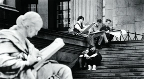 Warum so gebückt, Kollege?