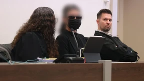 Frau wegen Mordes an eigenem Ehemann vor Gericht