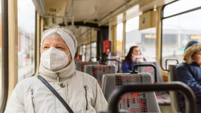 RKI stuft Covid-19-Risiko von „hoch“ auf „moderat“ herab