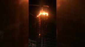 Funkenregen aus 100 Metern Höhe