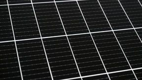 Mehr Solarenergie von städtischen Dächern