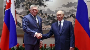 Nach Peking, um mit Putin über die Ukraine zu reden
