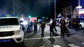 Terroristen attackieren Synagoge und zwei Kirchen