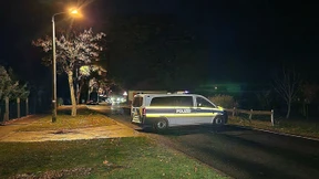 Polizei findet Verdächtigen tot im Dachgeschoss