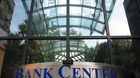 Währungsverluste werden auf Banken abgewälzt