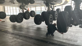 300 Tonnen auf drei Tennisbällen