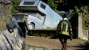 Neun Familienangehörige sterben in Flutwelle