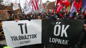 Tausende bei neuen Protesten gegen „Sklavengesetz“