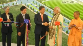 Größte Handyfabrik der Welt eröffnet