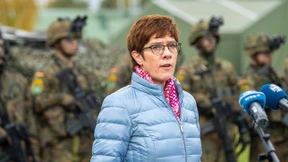 Kramp-Karrenbauer fordert internationale Sicherheitszone in Syrien