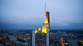 Banken bunkern Milliarden an Steuergeld