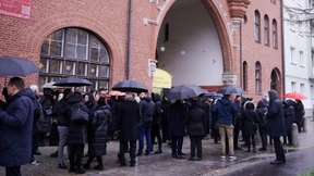 Hunderte Freunde und Prominente bei Trauerfeier für Rainer Schaller