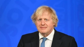 Johnson will am 12. April im Pub ein Bier trinken