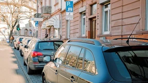 Anwohnerparken soll in Frankfurt deutlich teurer werden