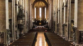 Beten und bibbern in katholischen Kirchen