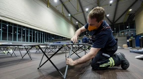 Feldbetten für  Kriegsflüchtlinge