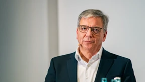 „Filzsumpf“-Vorwurf: OB Mende wehrt sich gegen Opposition