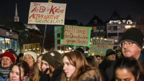Zehntausende demonstrieren in Köln gegen rechts