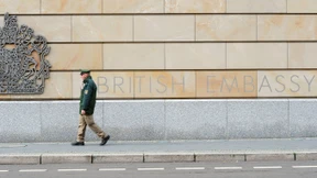 Die Geheimdienstchefs müssen Gesicht zeigen