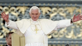 Brustkreuz des verstorbenen Papstes Benedikt gestohlen