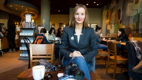 Schicke Frauen und der beste Espresso der Stadt
