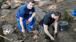 Studenten graben rätselhaftes Bauwerk aus