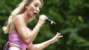 Nackt in Würde und Freiheit