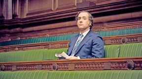 Zum Glück gibt es noch Politskandale