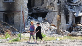 Selenskyj: Russische Feuerkraft im Donbass ist überlegen