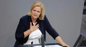 Faeser spricht sich für stationäre Grenzkontrollen aus