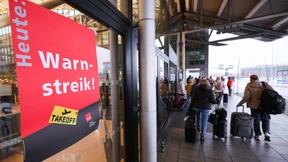 Verdi legt mit Streik Flughäfen lahm