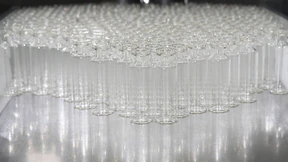 Zwei Milliarden Flaschen für den Impfstoff