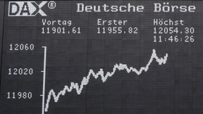 Dax steigt 2015 um beinahe zehn Prozent