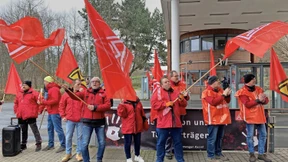 Mehr als zehntausend VW-Mitarbeiter im Warnstreik