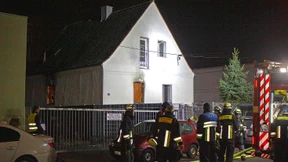 Eine Frau und vier Kinder sterben bei Feuer in Bayern