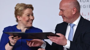 CDU und SPD unterzeichnen Koalitionsvertrag